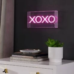 XOXO 6 In. Pink Contemporary Glam Acrylic Box USB Operated LED Neon Lamp -Lamp Parts jonathan y novelty lights nen1005a 40 1000