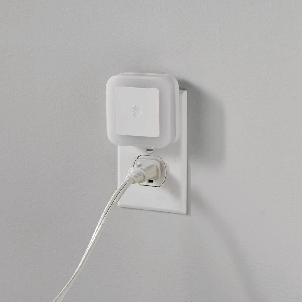 Adjustable White LED Plug-In White Night Light With Automatic Dusk To Dawn 6 Adjustable White LED Plug-In White Night Light With Automatic Dusk To Dawn - Image 4