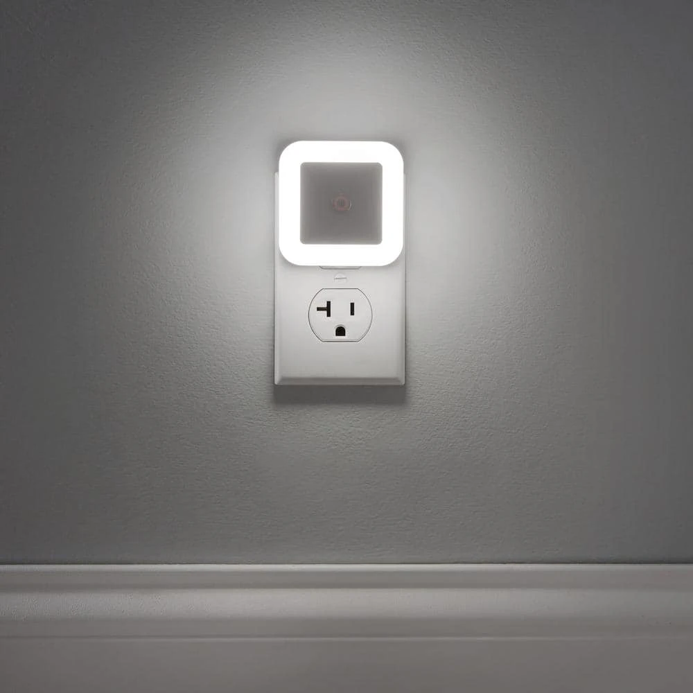 Adjustable White LED Plug-In White Night Light With Automatic Dusk To Dawn 4 Adjustable White LED Plug-In White Night Light With Automatic Dusk To Dawn - Image 2