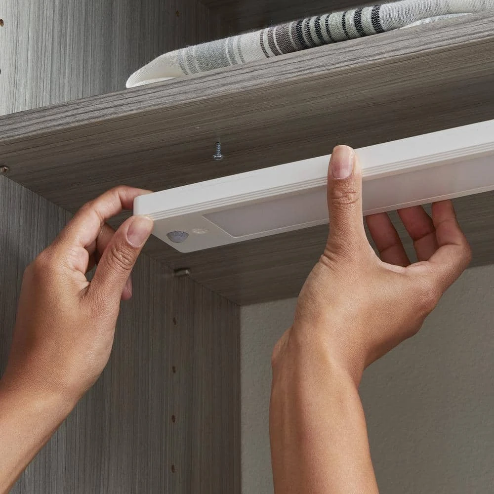 12 In. Rechargeable Dimmable LED Adjustable White Color Temperature Bar Light With Motion Sensor 7 12 In. Rechargeable Dimmable LED Adjustable White Color Temperature Bar Light With Motion Sensor - Image 5