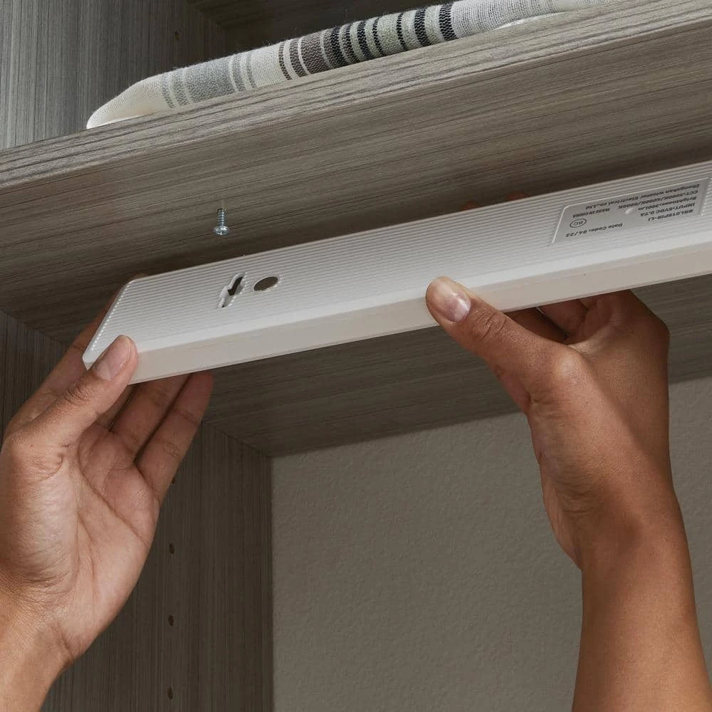 12 In. Rechargeable Dimmable LED Adjustable White Color Temperature Bar Light With Motion Sensor 6 12 In. Rechargeable Dimmable LED Adjustable White Color Temperature Bar Light With Motion Sensor - Image 4